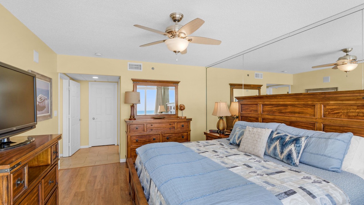 Photo of Bedroom in Long Beach