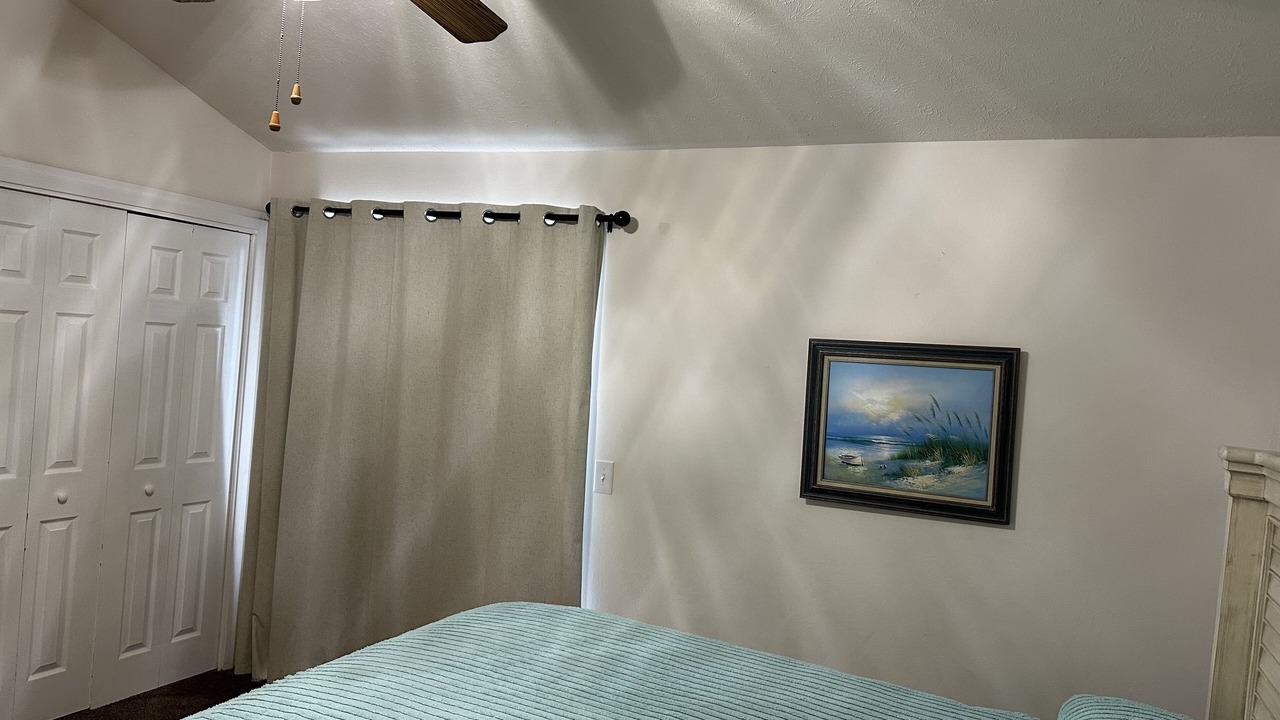 Photo of Bedroom in Holiday Beach