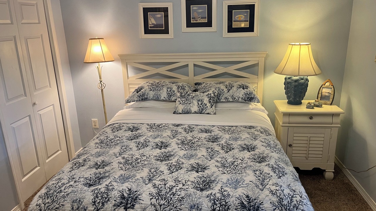Photo of Bedroom in Crystal Beach