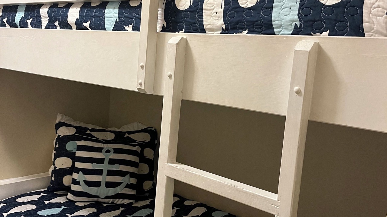 Photo of Bedroom in Crystal Beach