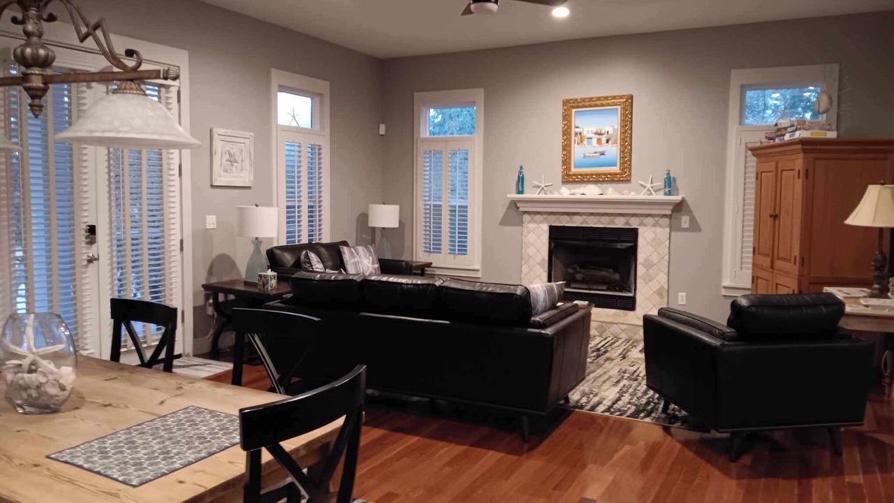 Photo of Livingroom in White's Gulfview