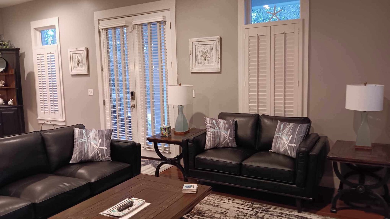 Photo of Livingroom in White's Gulfview