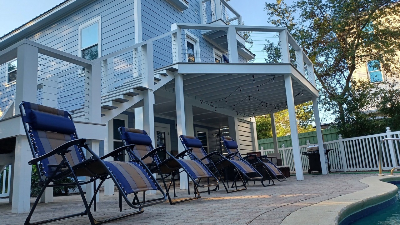 Photo of Outdoor in White's Gulfview