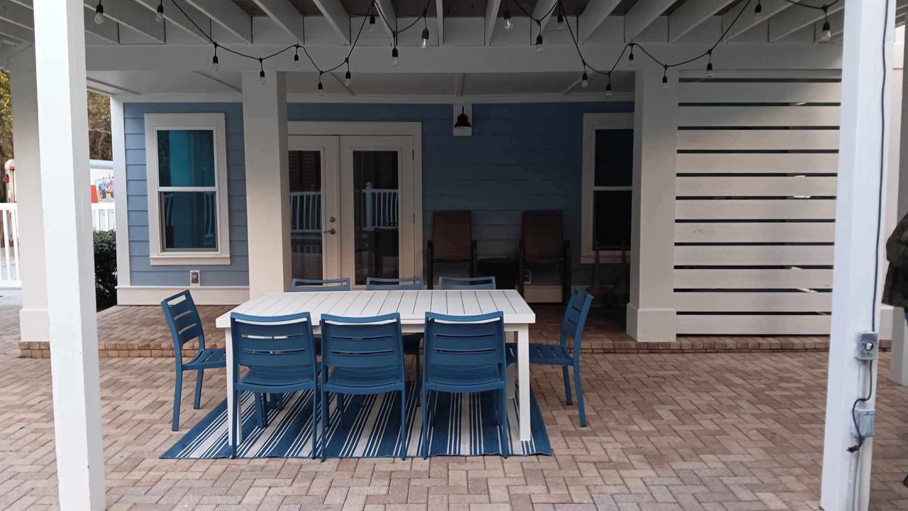 Photo of Outdoor in White's Gulfview
