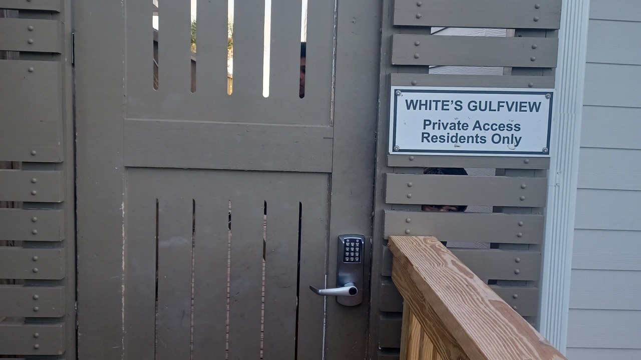 Photo of Outdoor in White's Gulfview
