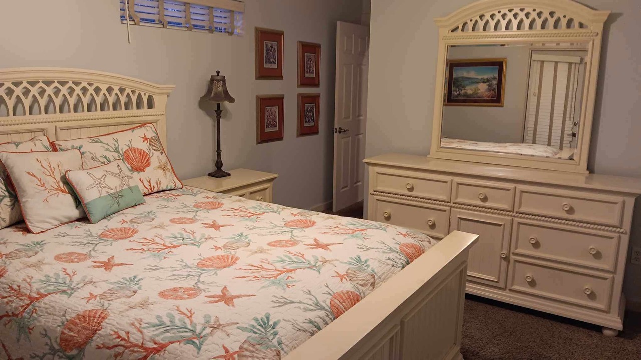 Photo of Bedroom in White's Gulfview