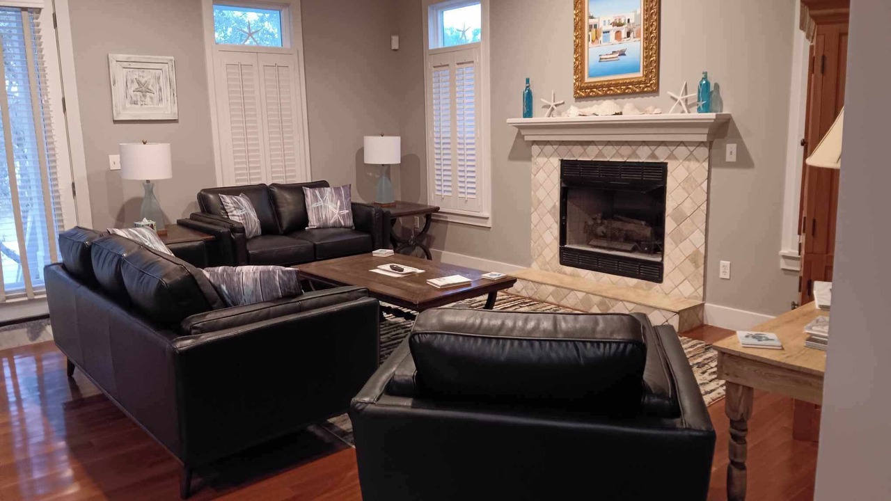 Photo of Livingroom in White's Gulfview