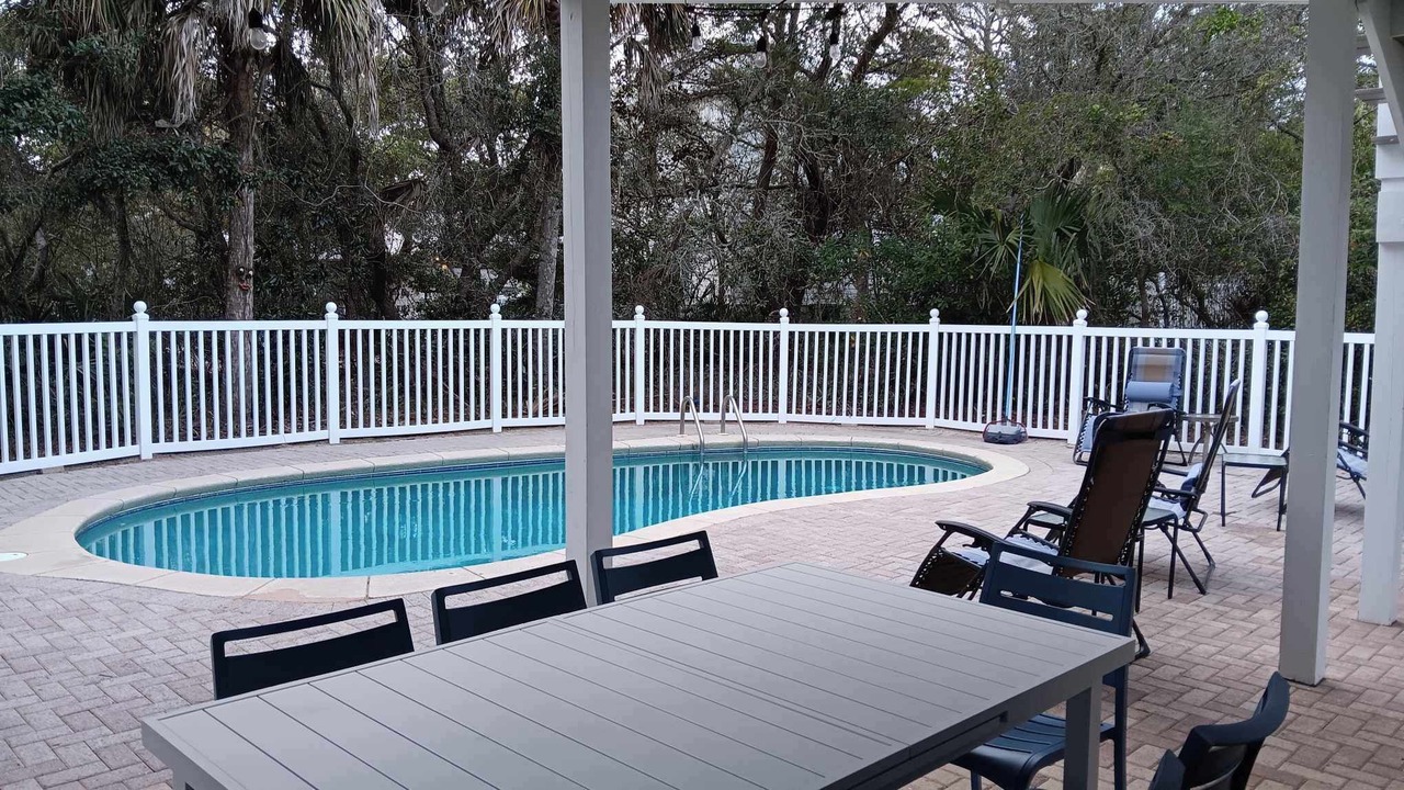 Photo of Outdoor in White's Gulfview