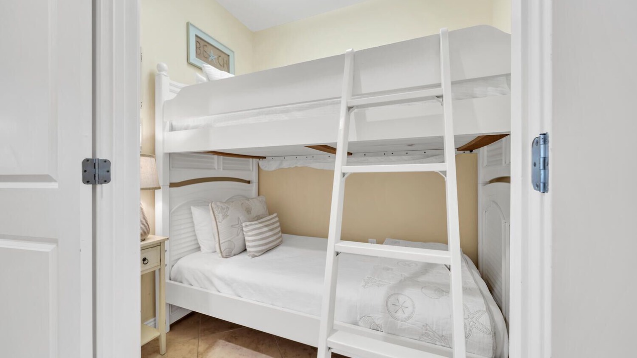 Photo of Bedroom in Santa Rosa Beach