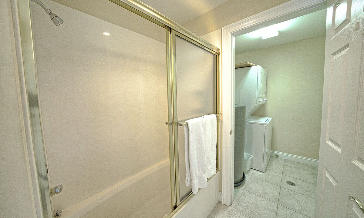 Photo of Bathroom in Thomas Drive