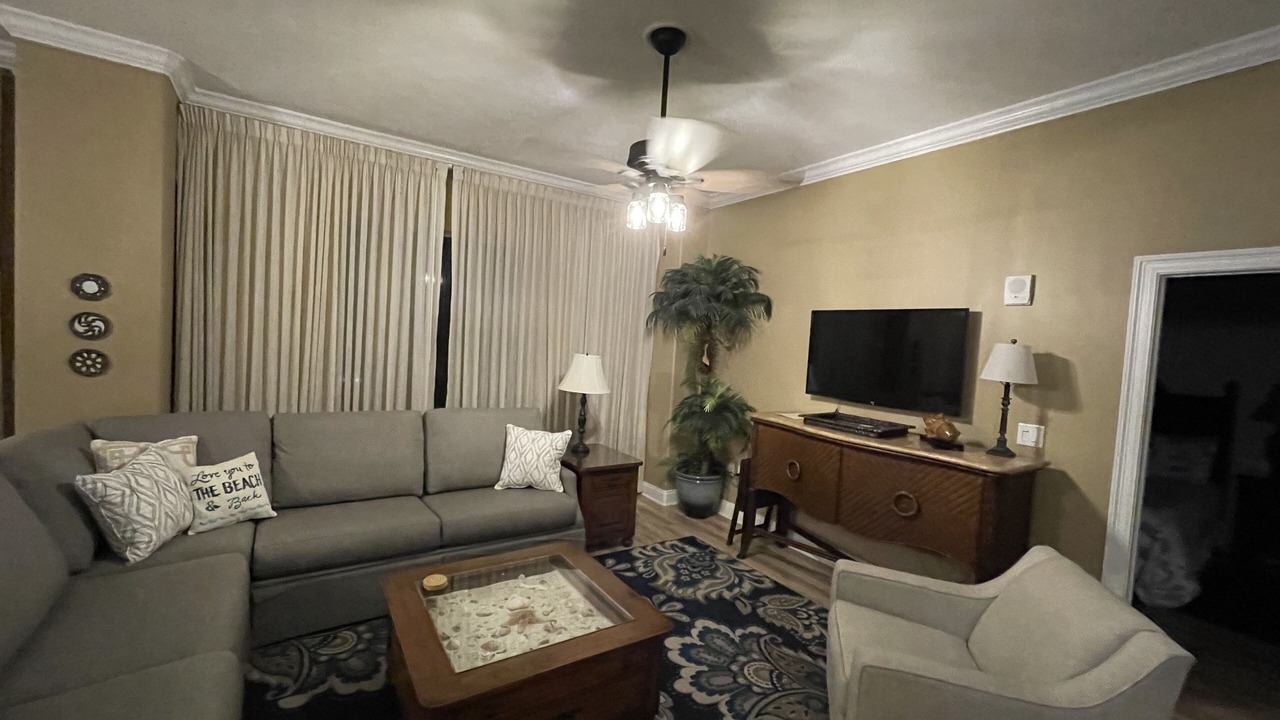 Photo of Livingroom in Thomas Drive