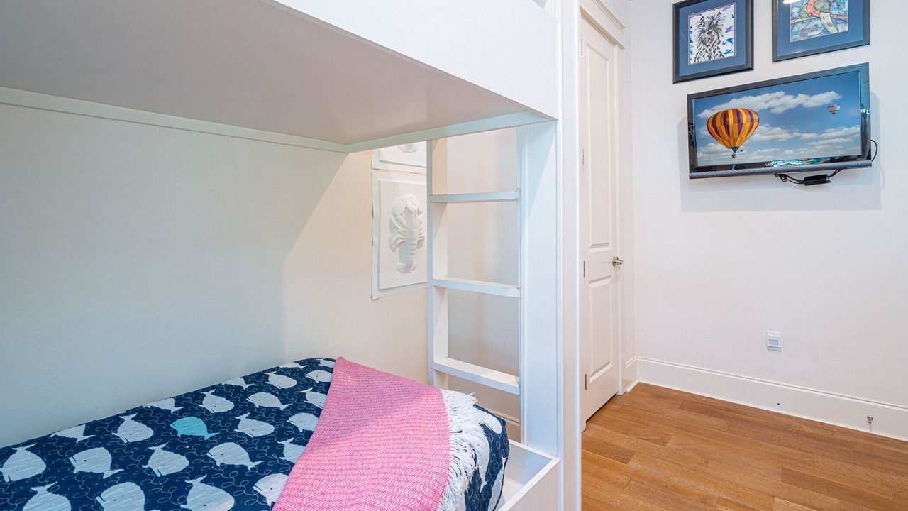 Photo of Bedroom in Lakeside at Blue Mountain Beach