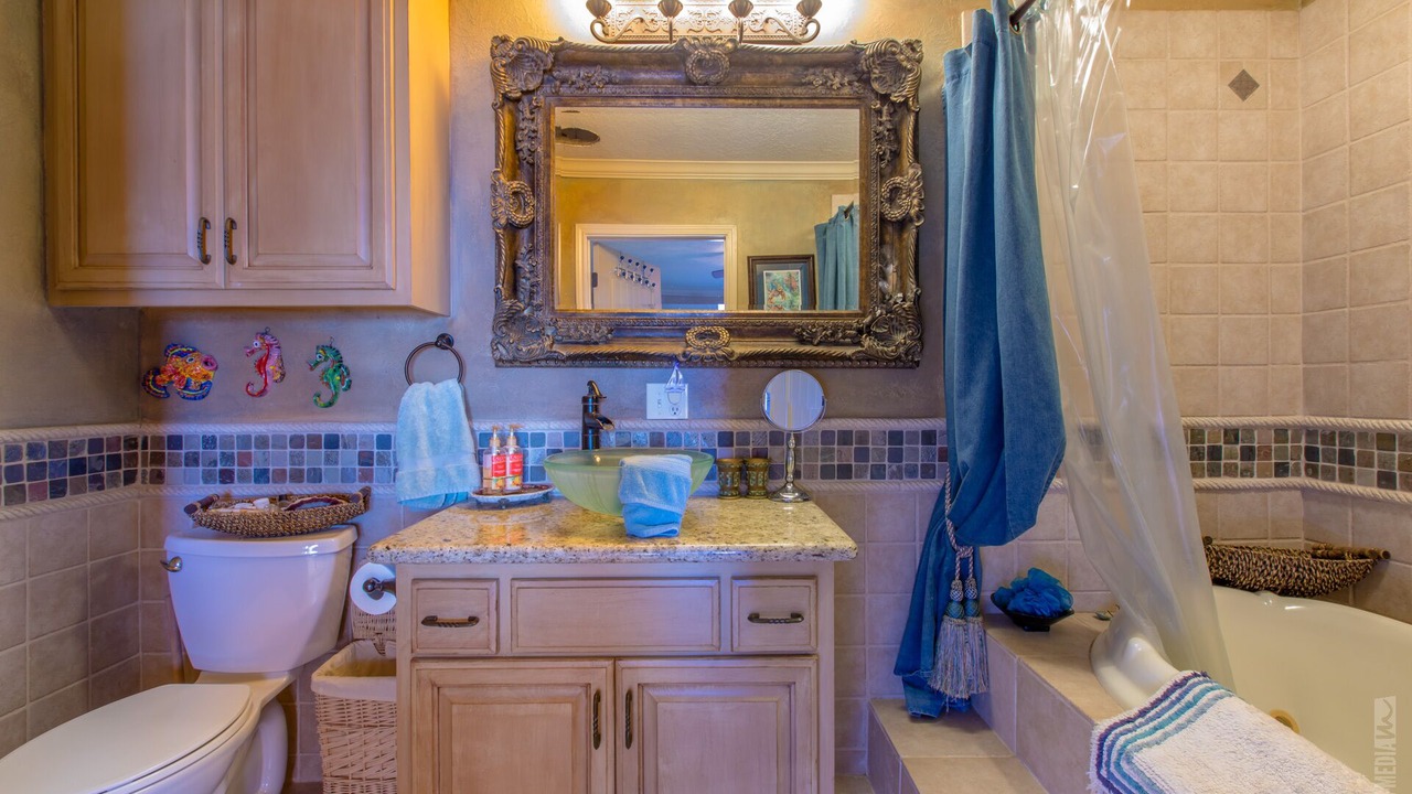 Photo of Bathroom in Zavalla