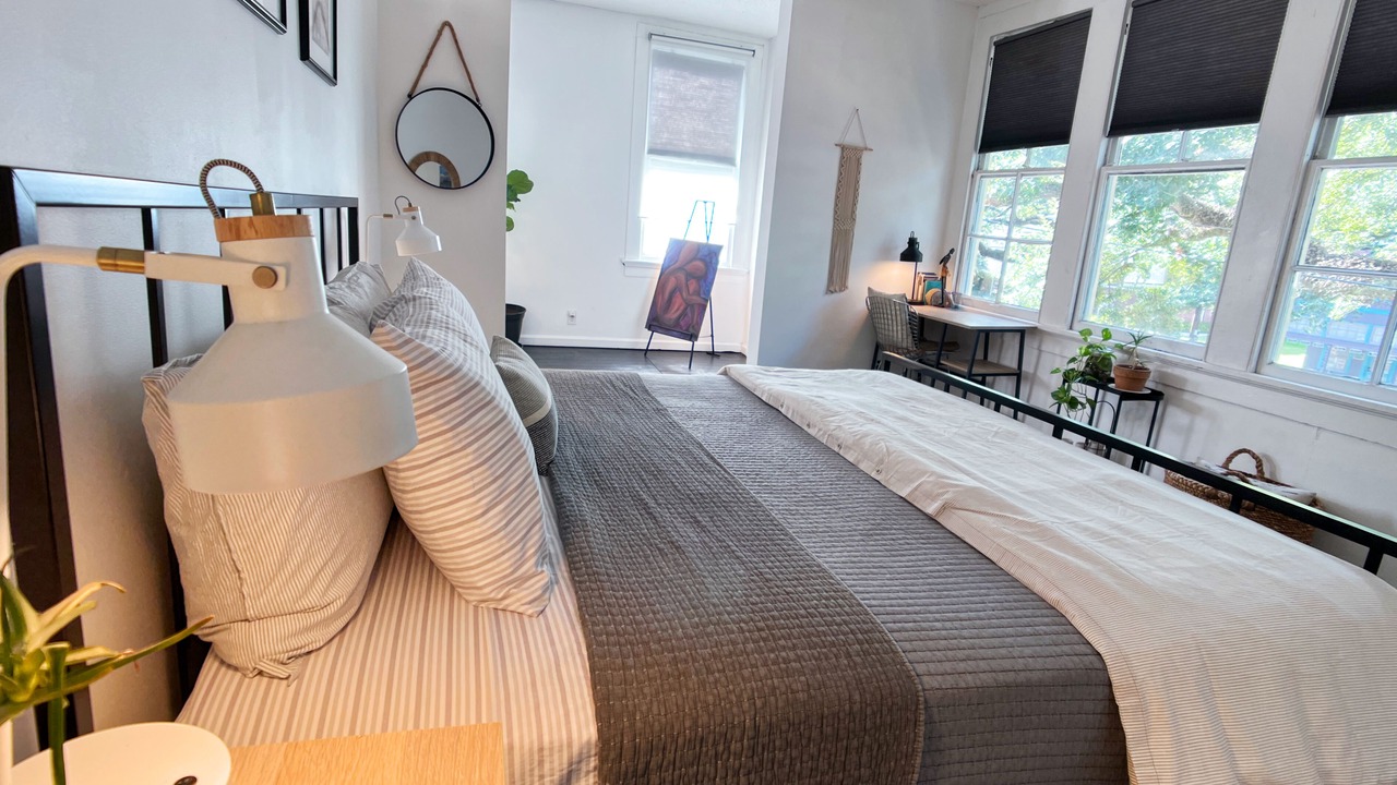 Photo of Bedroom in Algiers Point