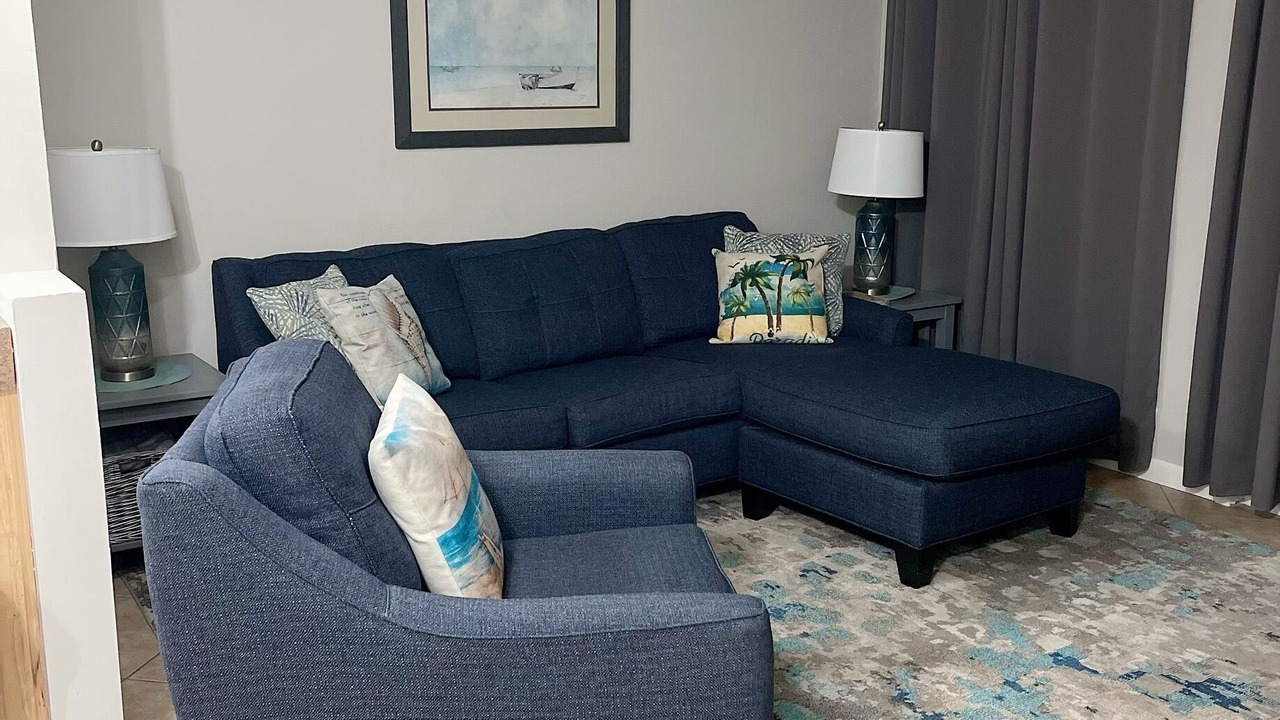 Photo of Livingroom in Biltmore Beach