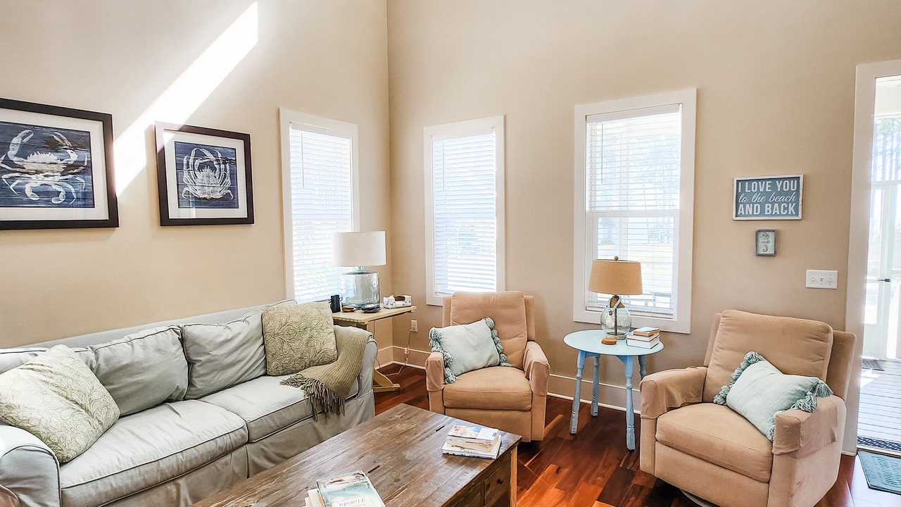Photo of Livingroom in Carrabelle