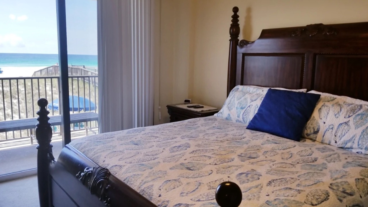 Photo of Bedroom in Navarre Beach