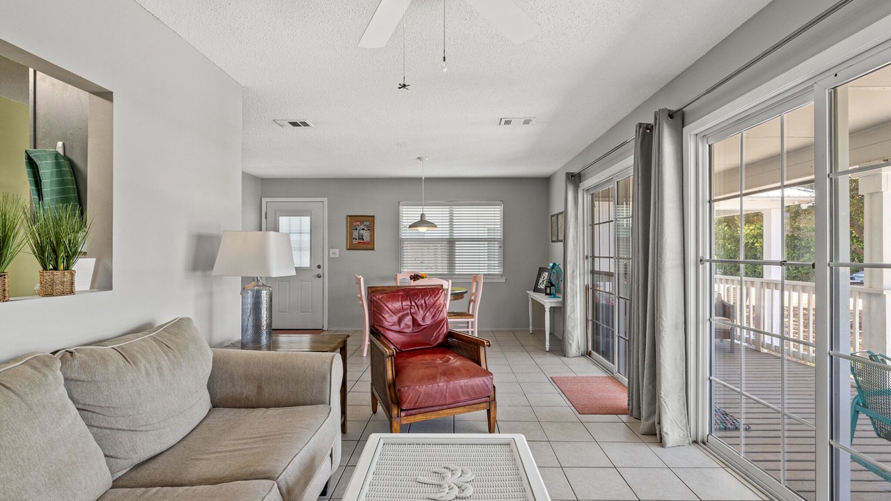 Photo of Livingroom in Riviera Beach