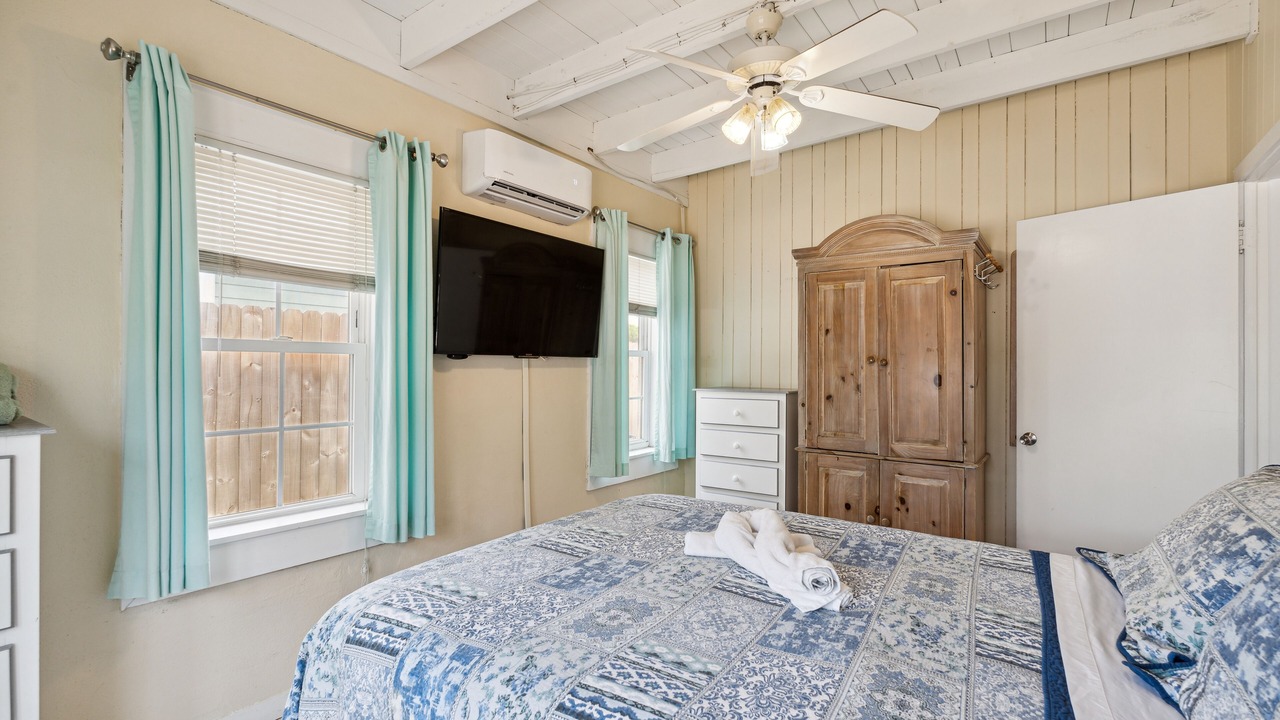Photo of Bedroom in Laguna Beach