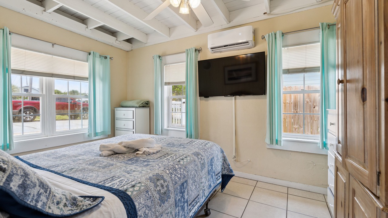 Photo of Bedroom in Laguna Beach