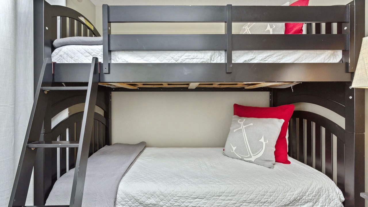 Photo of Bedroom in Miramar Beach