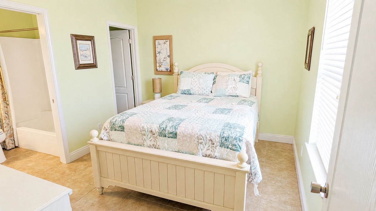 Photo of Bedroom in Crescent Beach