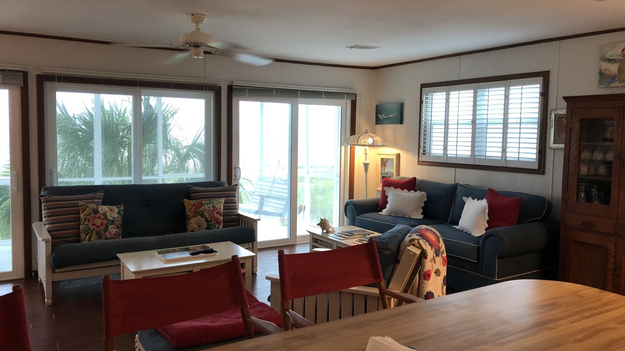 Photo of Livingroom in Alligator Point