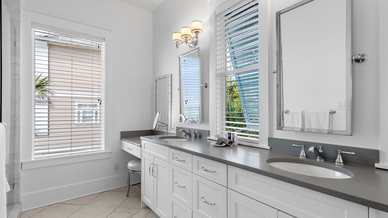 Photo of Bathroom in Gulf Trace