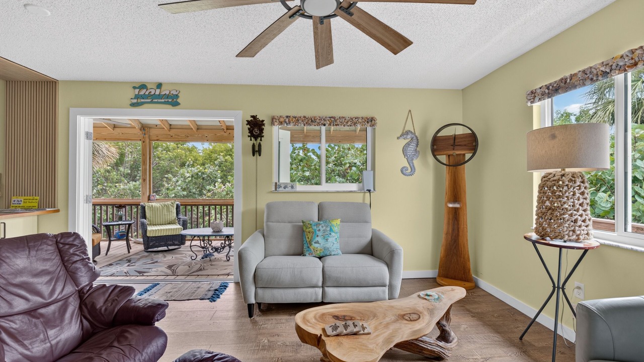 Photo of Livingroom in Placida