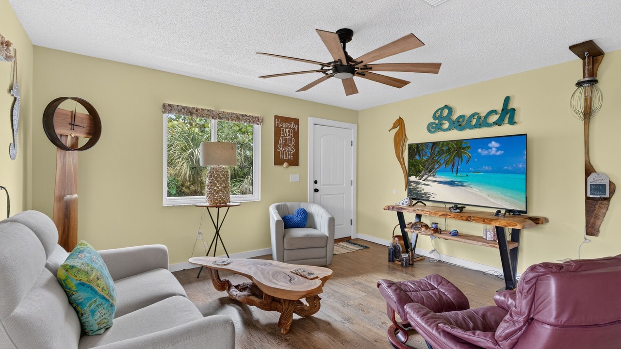 Photo of Livingroom in Placida