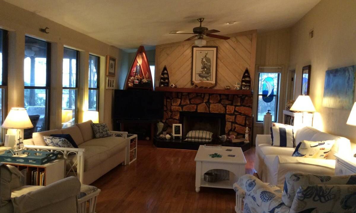Photo of Livingroom in Alligator Point