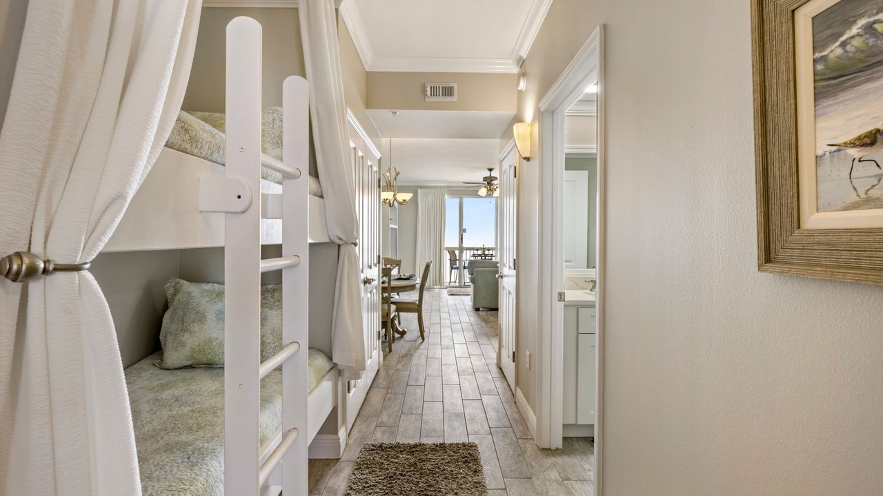 Photo of Bedroom in Miramar Beach