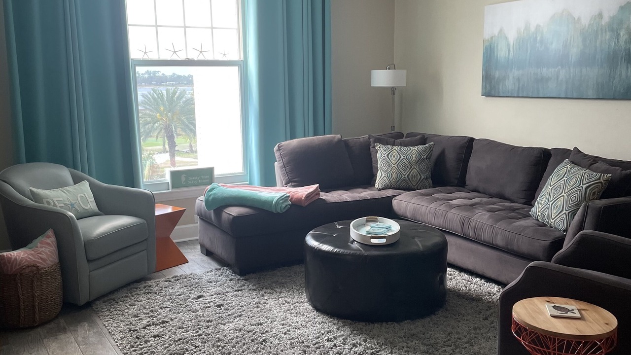 Photo of Livingroom in Upper Grand Lagoon