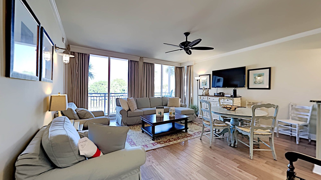 Photo of Livingroom in Gulf Place