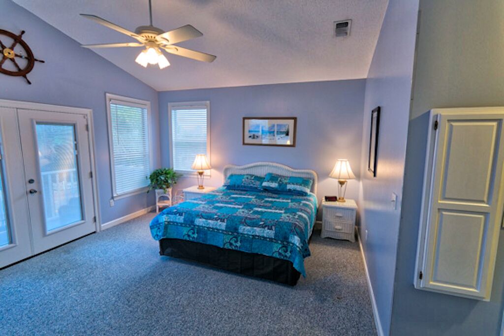 Photo of Bedroom in Crystal Shores