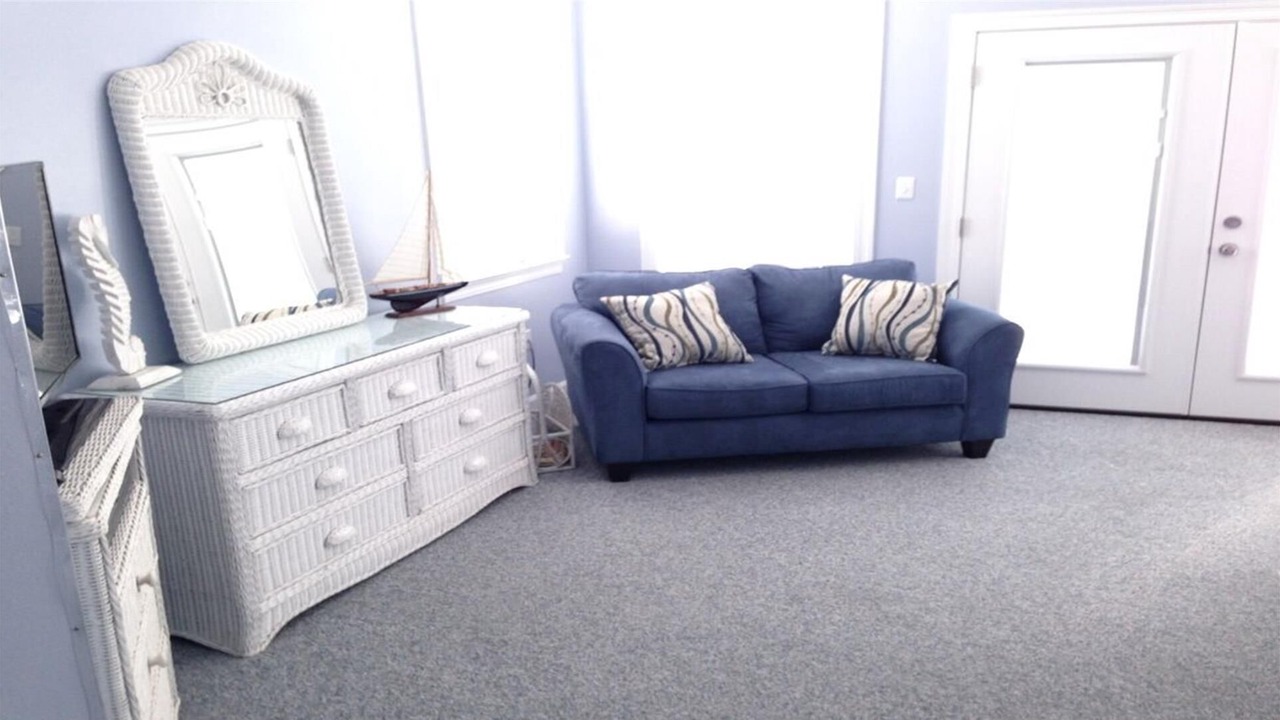 Photo of Livingroom in Crystal Shores