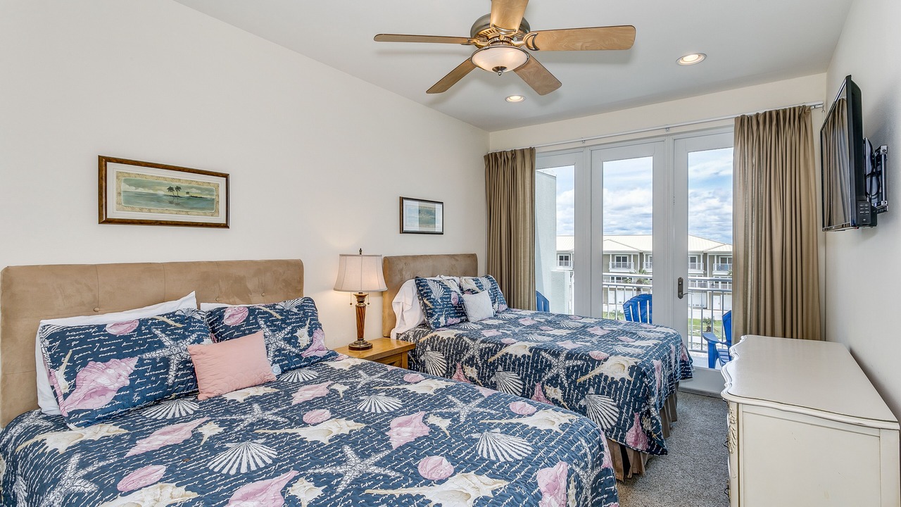 Photo of Bedroom in White Sands