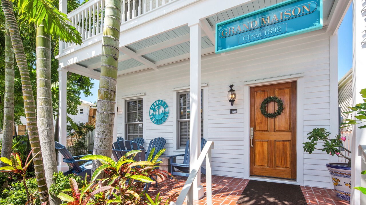 Photo of Outdoor in Uptown - Upper Duval