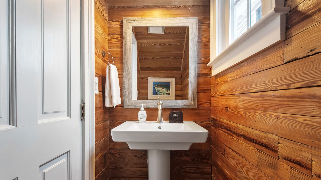 Photo of Bedroom in Uptown - Upper Duval