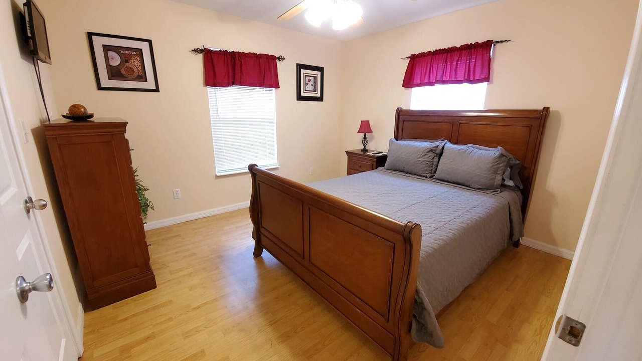 Photo of Bedroom in Shoreline Park