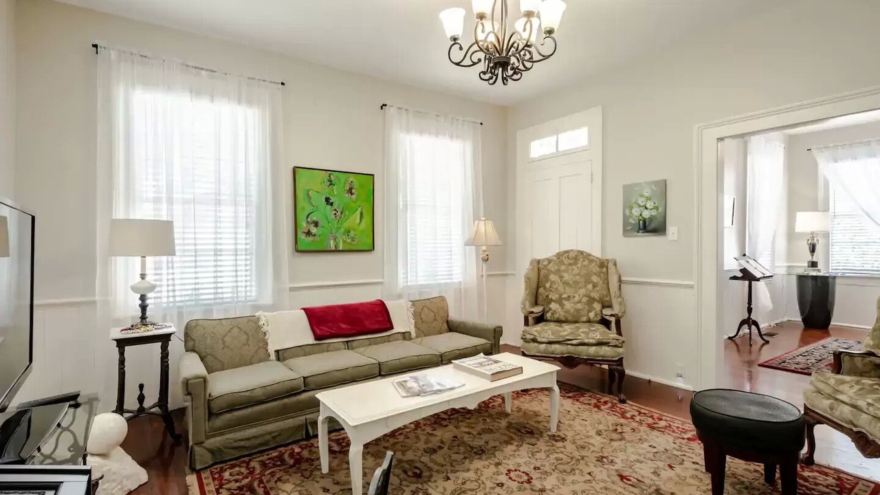 Photo of Livingroom in Central Business District