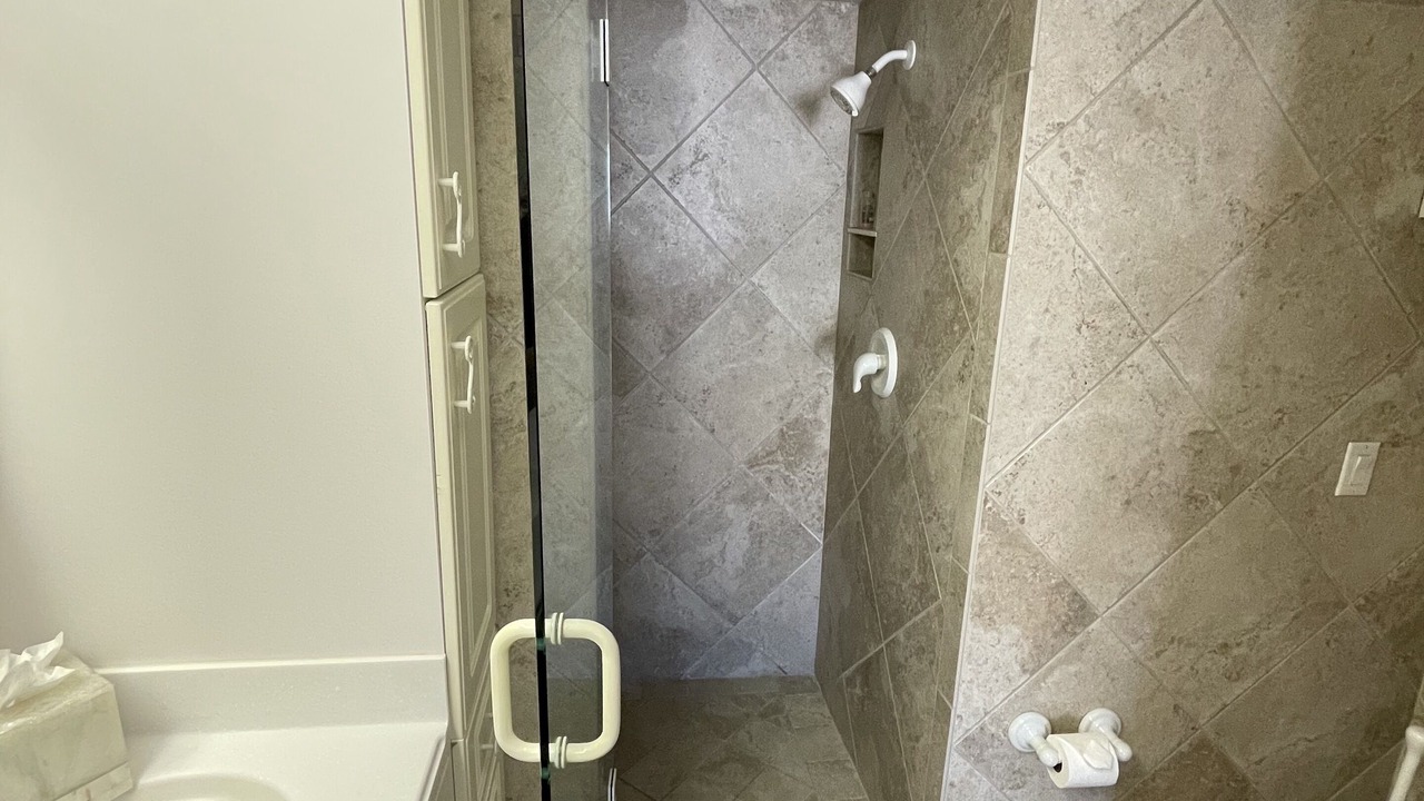 Photo of Bathroom in Vanderbilt Beach