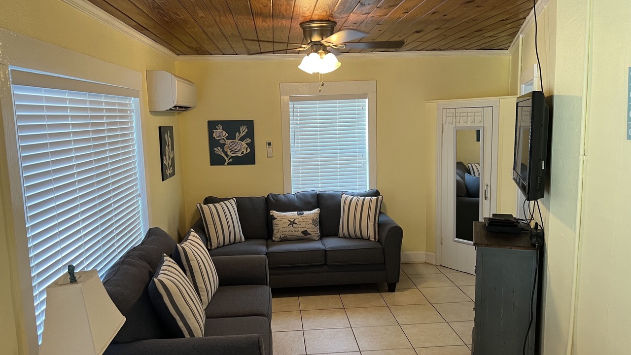 Photo of Livingroom in Laguna Beach Estates
