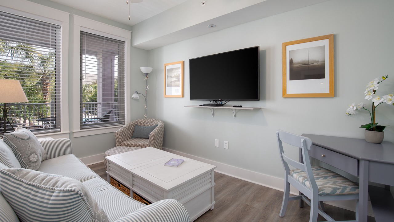 Photo of Livingroom in Baytowne Wharf
