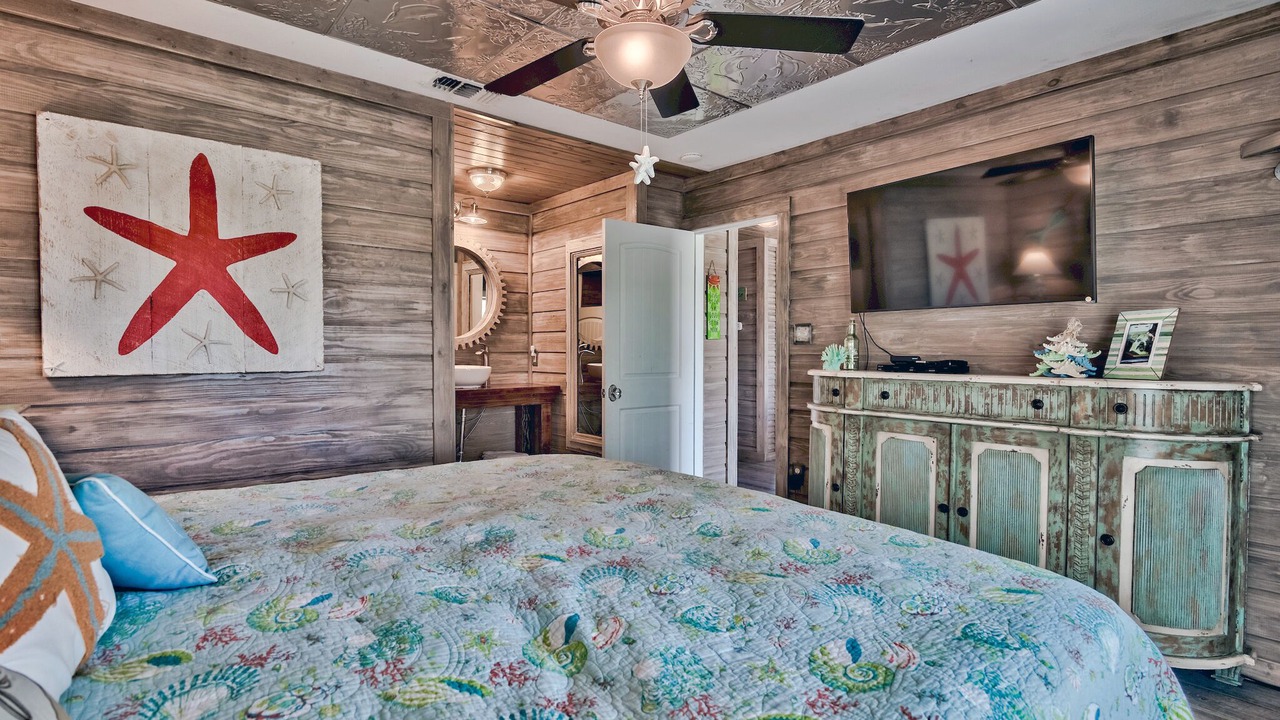 Photo of Bedroom in Holiday Isle