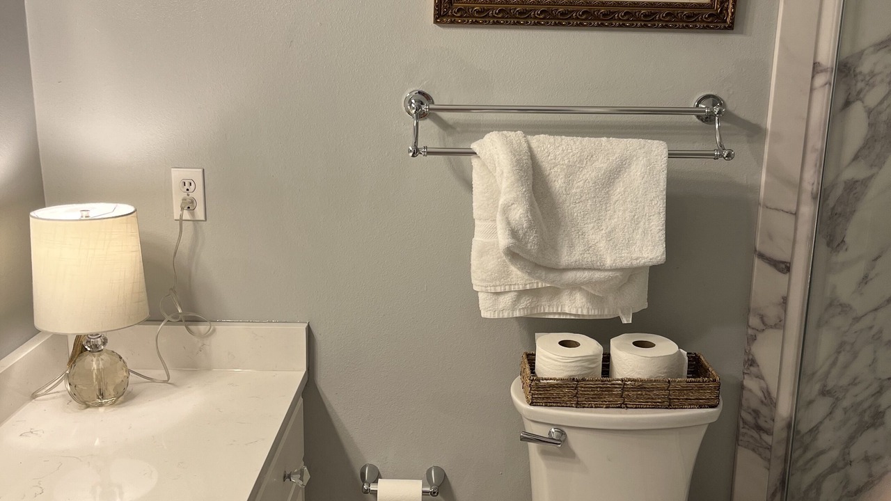 Photo of Bathroom in Clipper Cove