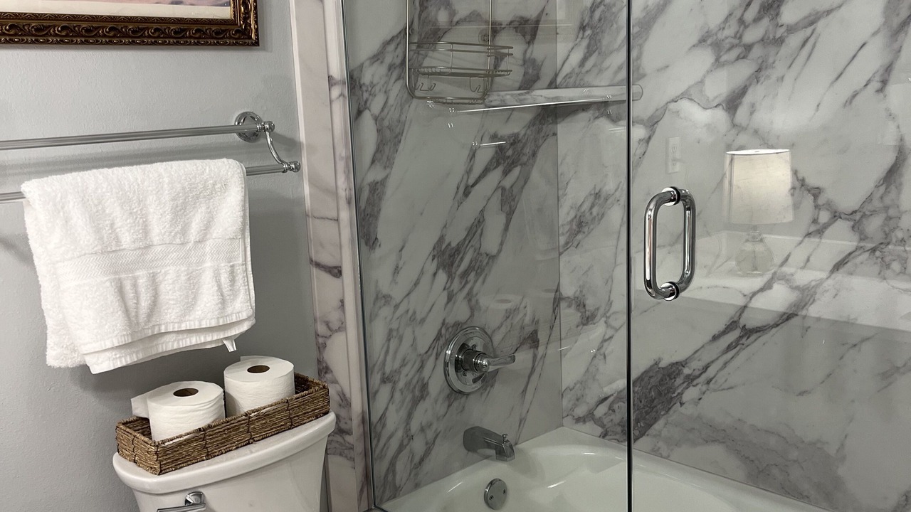 Photo of Bathroom in Clipper Cove