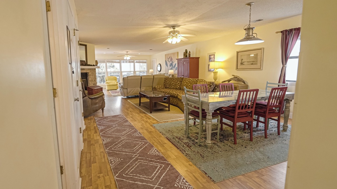 Photo of Livingroom in Cape San Blas