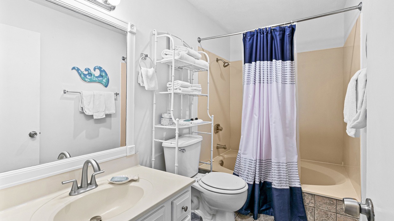 Photo of Bathroom in Holiday Isle
