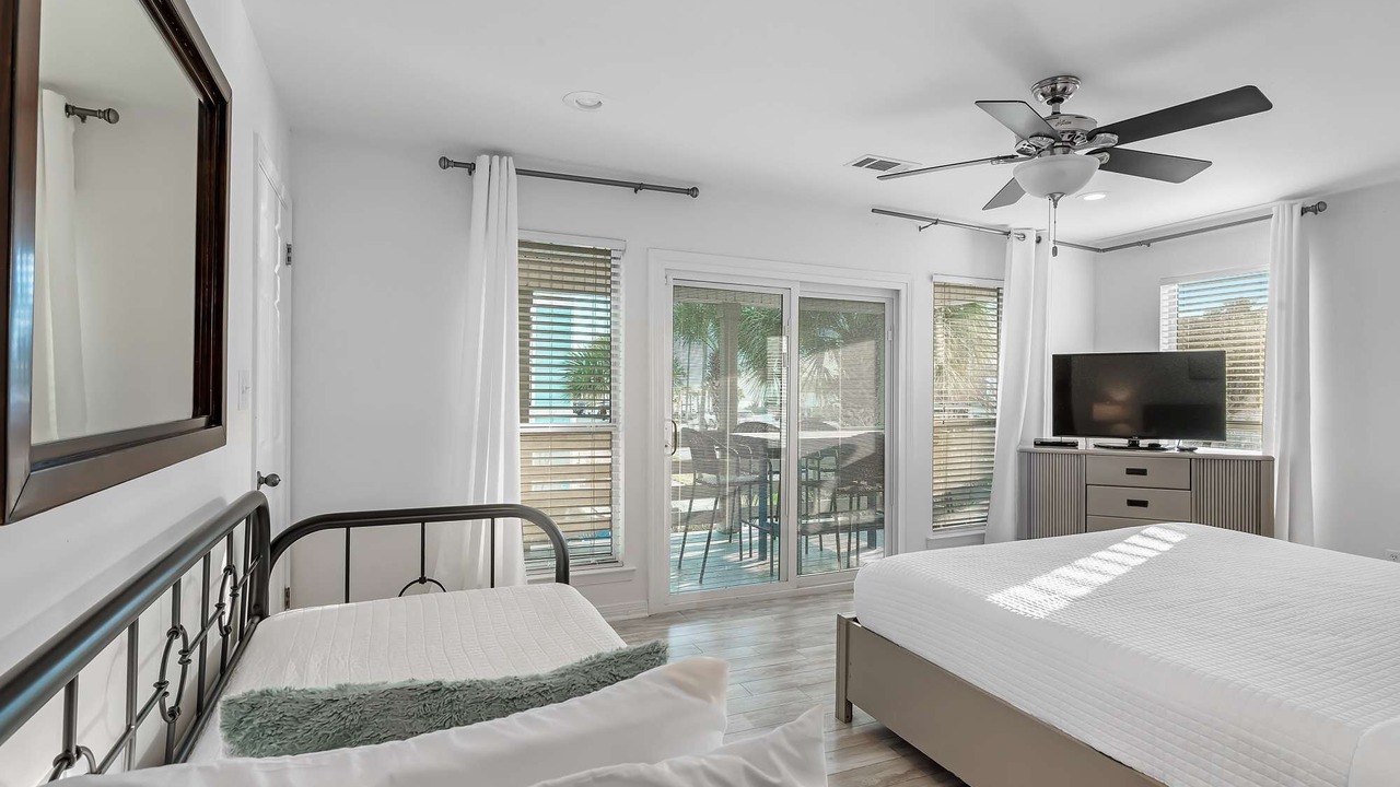 Photo of Bedroom in Crystal Shores